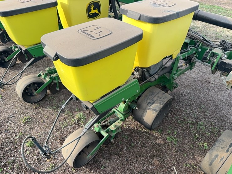 john-deere-1725-image-54