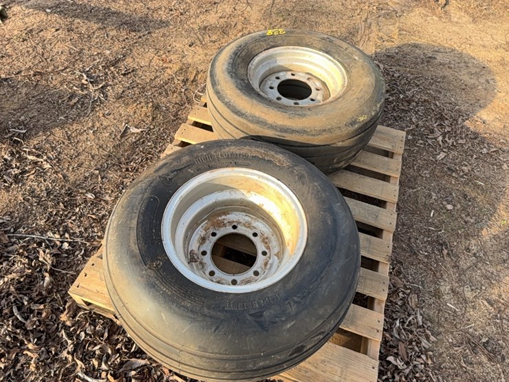 2--12.5-l-–-15-fl-high-floatation-tires-all-rims-(note-one-is-an-fl-and-one-is-an-sl)￼-image-13