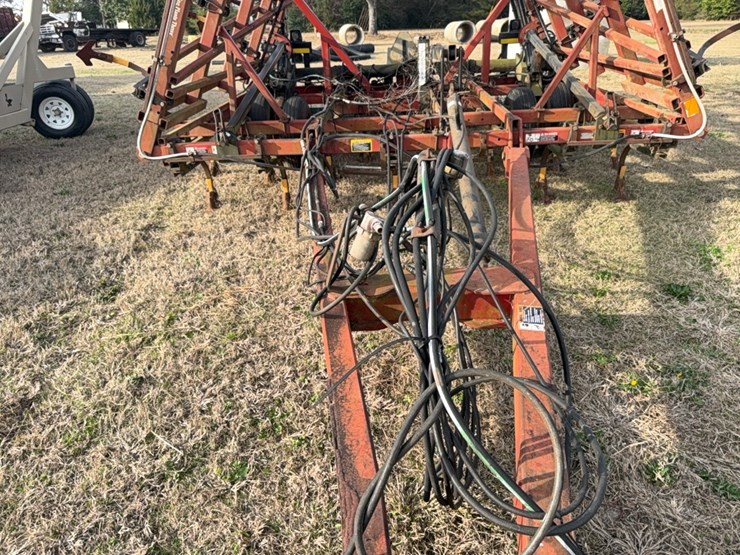 case-ih-tiger-mate-￼-field-cultivator-image-54