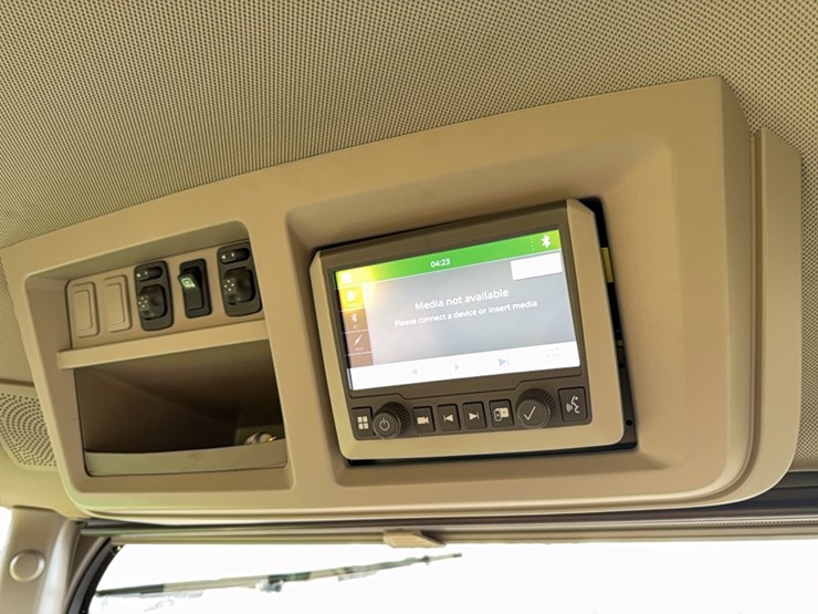 2022-john-deere-8r-410-image-62