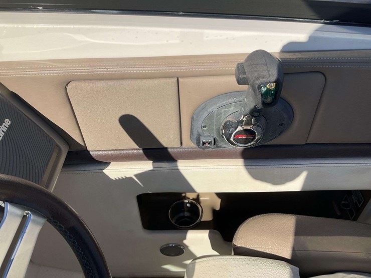 2014-sea-ray-250slx-bowrider-boat-with-t/a-boat-trailer-image-25