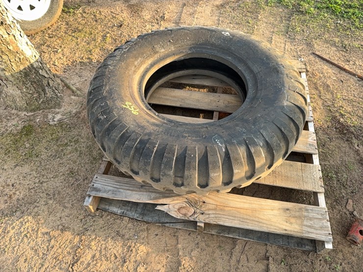 11.00–20-tire-image-6