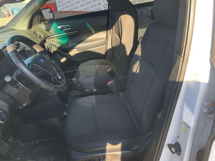 2016-ford-explorer-image-19