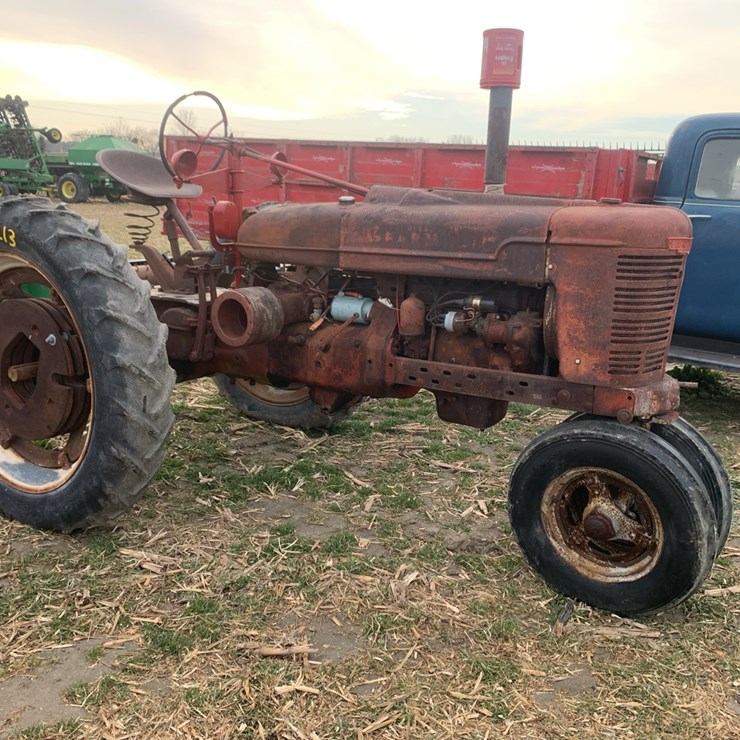TRACTOR