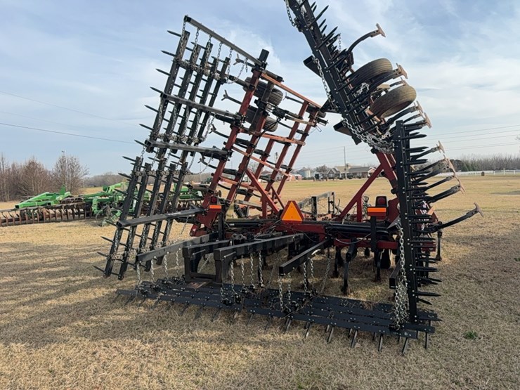 case-ih-tiger-mate-￼-field-cultivator-image-39