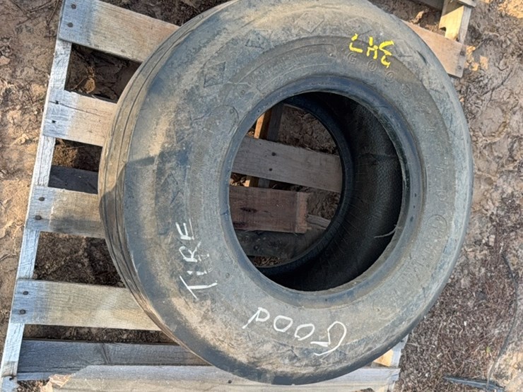 12.5-l-–-15-fi-tire-image-8