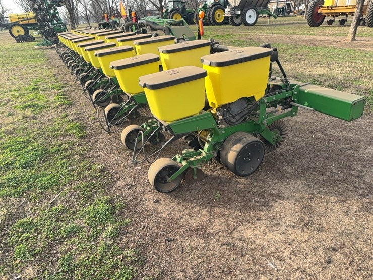 john-deere-1725-image-7