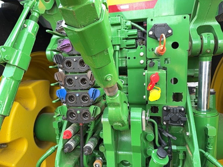 2022-john-deere-8r-410-image-39