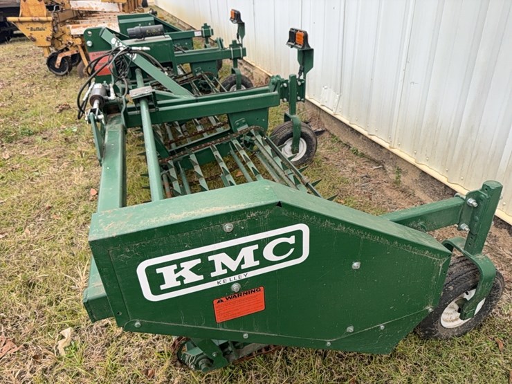 kmc-six-row-peanut-lifter/fluffer-￼-design-for-36–38-rows-image-14