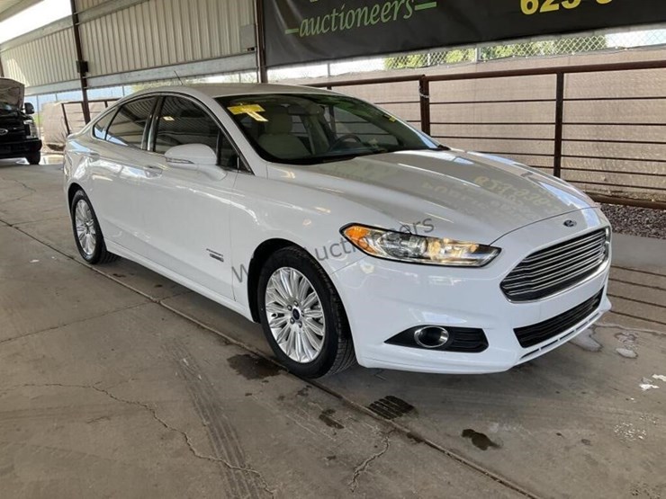 2016-ford-fusion-hybrid-sdn-image-2