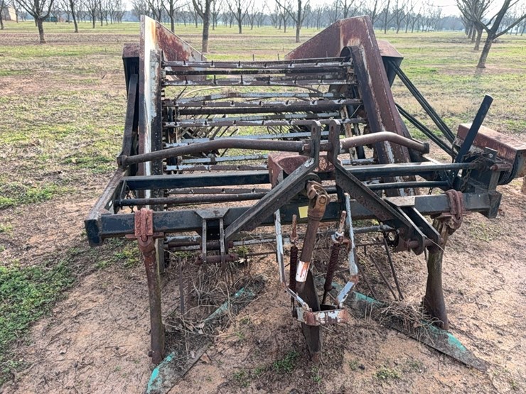 uft-2-row-peanut-digger/inverter-image-7