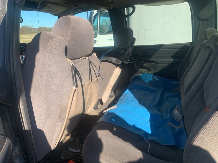 2005-gmc-sierra-2500hd-image-14