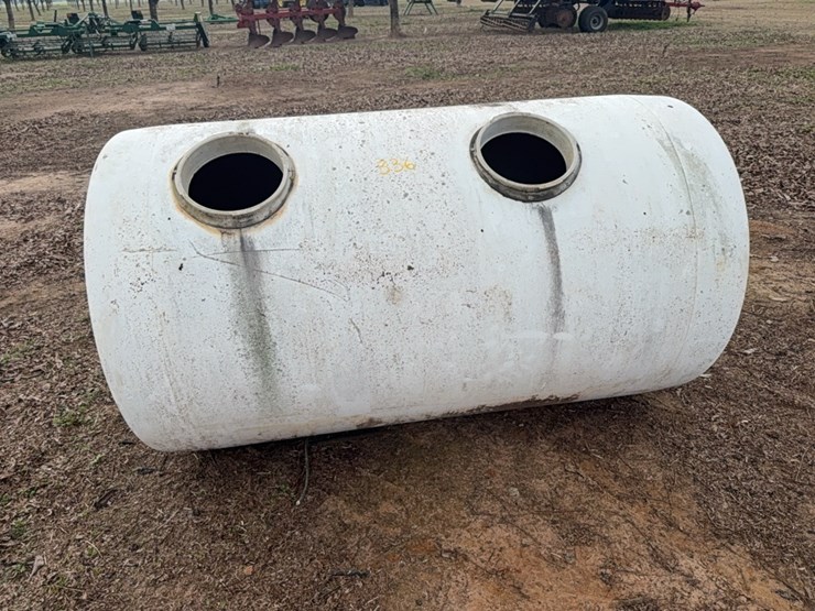 dual-compartment,-fiberglass-tank-appears-to-be-intact-image-3