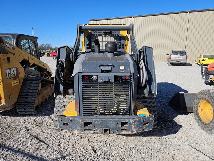 2020-deere-333g-image-17