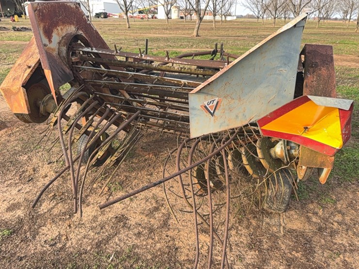 uft-2-row-peanut-digger/inverter-image-30