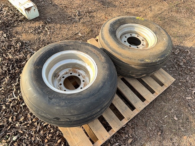 2--12.5-l-–-15-fl-high-floatation-tires-all-rims-(note-one-is-an-fl-and-one-is-an-sl)￼-image-15