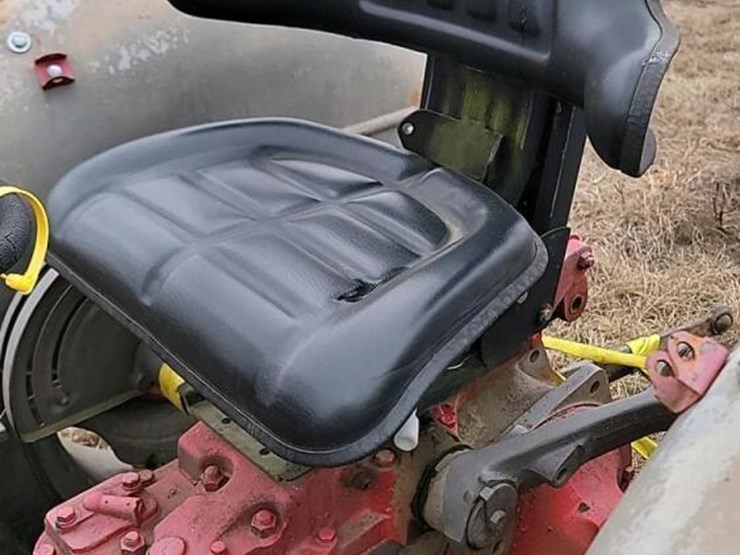 massey-ferguson-135-image-8