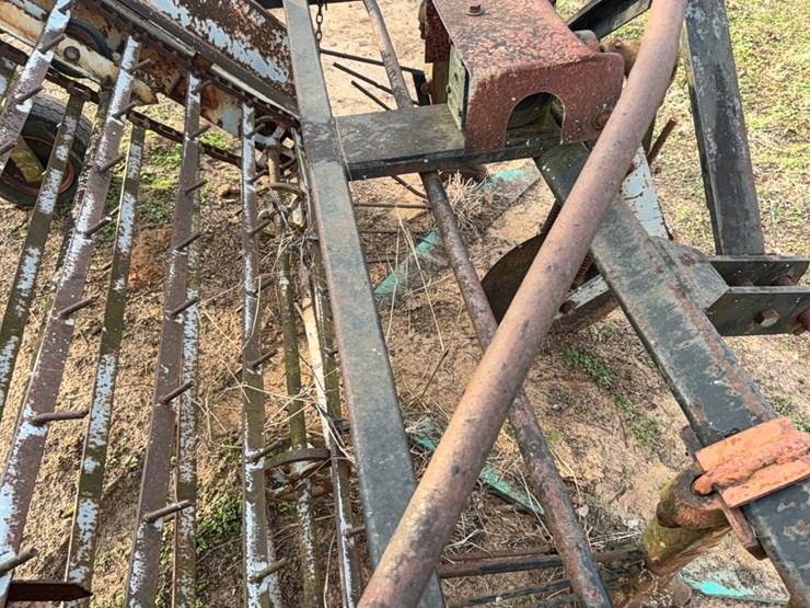 uft-2-row-peanut-digger/inverter-image-22