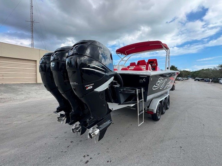 2007-avanti-36-boat-with-tri-axle-boat-trailer-image-9