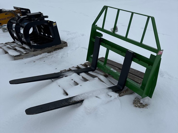 2688---48"-john-deere-style-compact-tractor-fork-attachment-image-1
