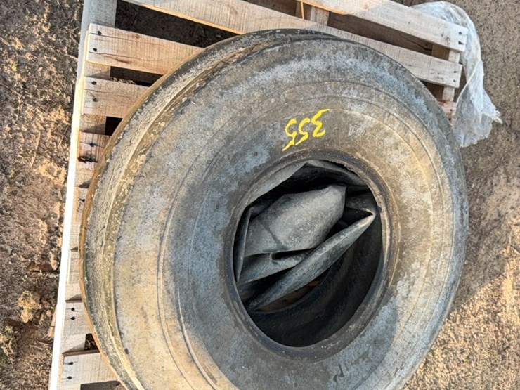 11.00–16-tractor-tire-￼-image-7