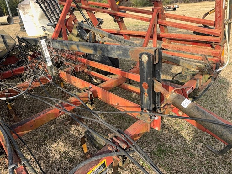 case-ih-tiger-mate-￼-field-cultivator-image-76