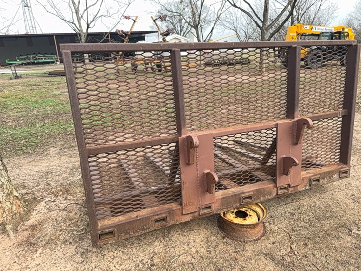 limb-forks-with-brush-guard-set-up-for-john-deere-loader-image-10