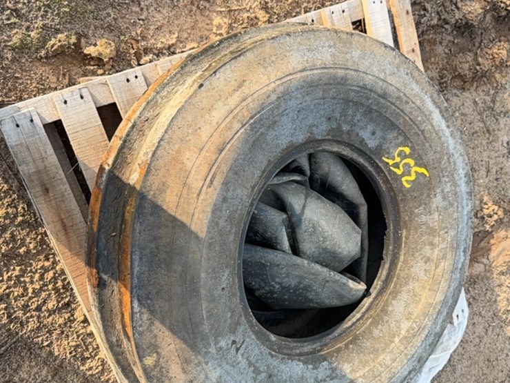 11.00–16-tractor-tire-￼-image-11