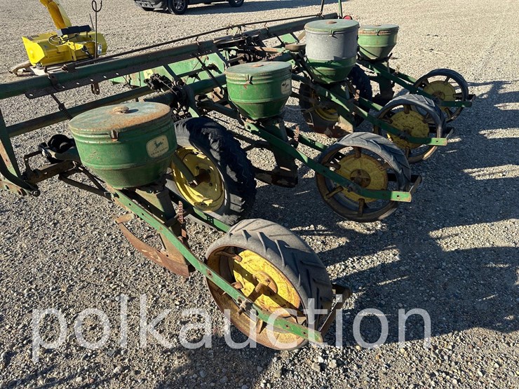 2623---john-deere-494a-4-row-planter-image-5