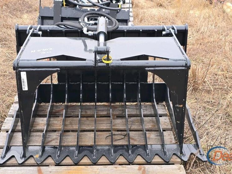 mini-skid-steer-grapple-image-1