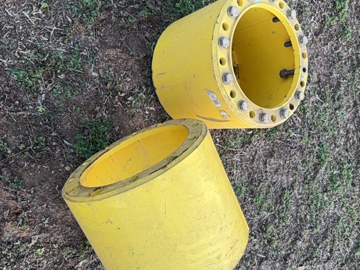 unverferth-12-bolt-front-wheel-spacers-￼-measuring-approximately-16-inches-outside-the-outside-image-3