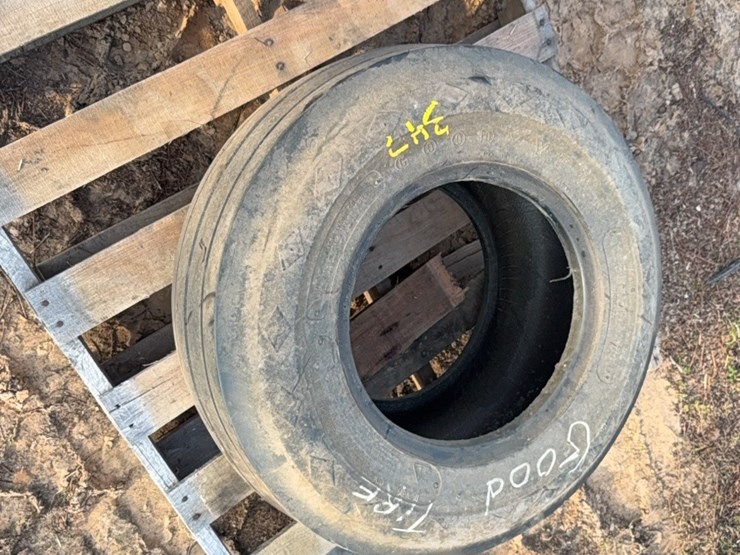 12.5-l-–-15-fi-tire-image-6