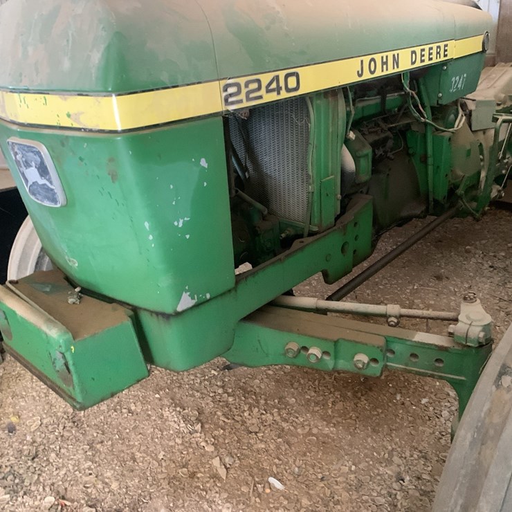 JOHN DEERE 2240