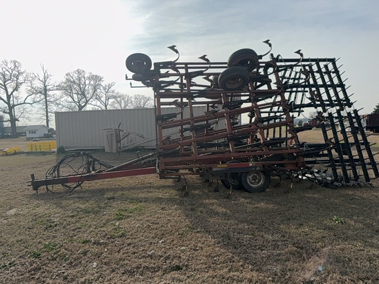 case-ih-tiger-mate-￼-field-cultivator-image-13