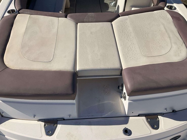 2014-sea-ray-250slx-bowrider-boat-with-t/a-boat-trailer-image-12