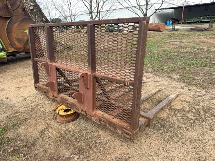 limb-forks-with-brush-guard-set-up-for-john-deere-loader-image-17