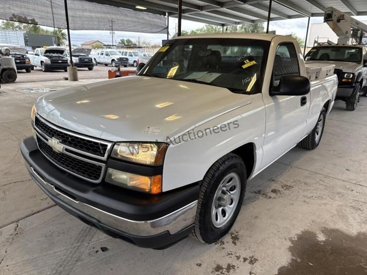 2006-chevrolet-silverado-1500-image-4