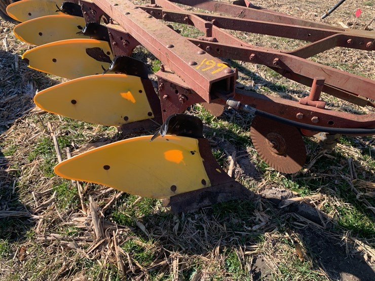 international-560-image-2