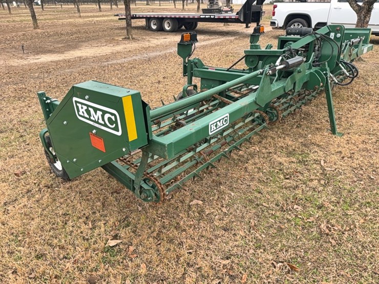 kmc-peanut-lifter/fluffer-6-row-for-36”-&-38”-rows-image-1