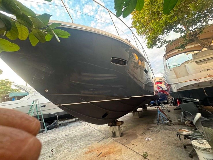 2015-sealine-f380-boat-image-2