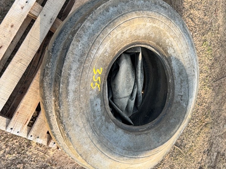 11.00–16-tractor-tire-￼-image-3