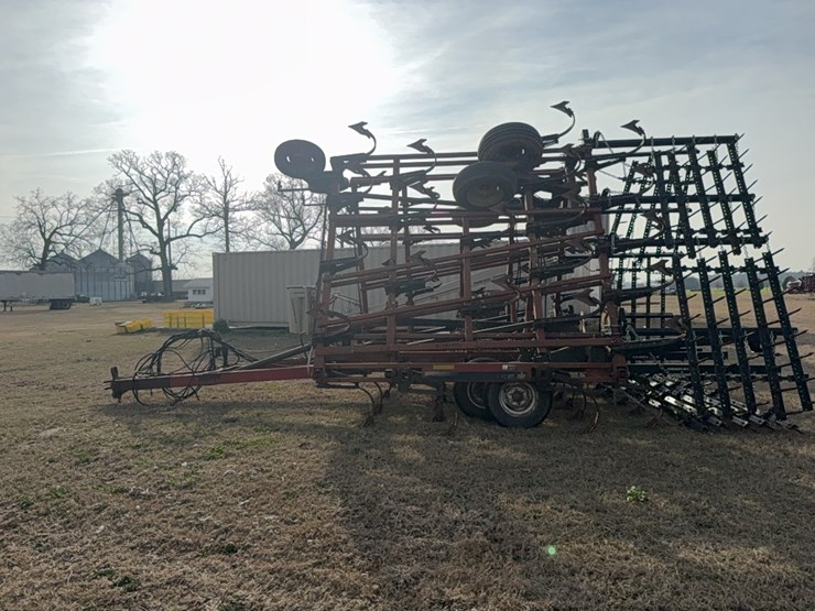 case-ih-tiger-mate-￼-field-cultivator-image-16