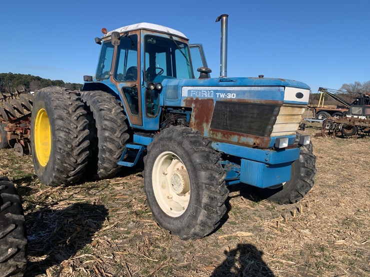 ford-tractor-image-1