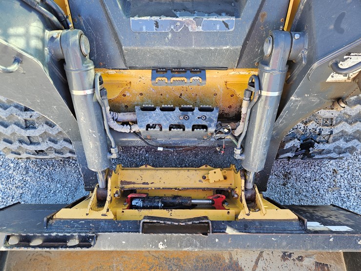 2020-deere-333g-image-5