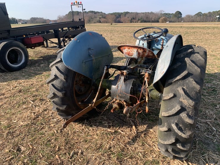 ford-tractor-image-2