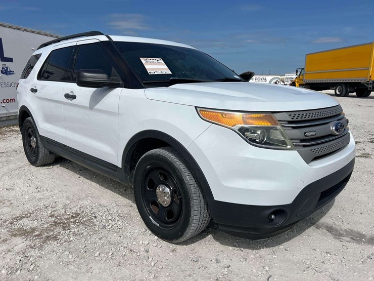 2014-ford-explorer-image-2