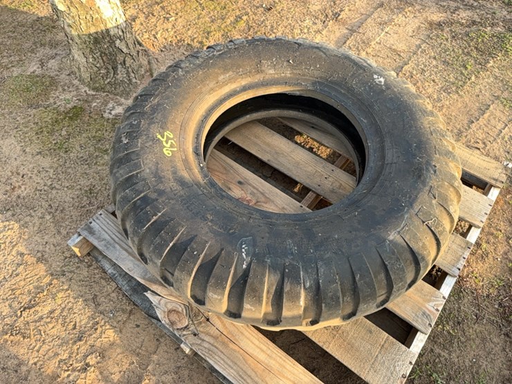 11.00–20-tire-image-8