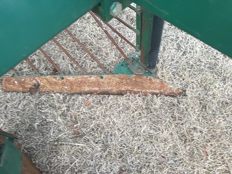 kmc-6-38-(6row-on-38”-only)-peanut-digger/inverter-image-33