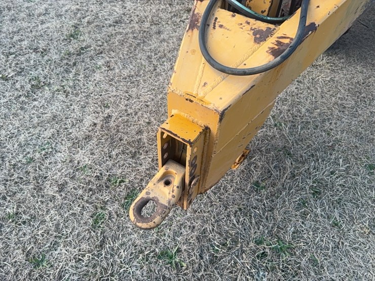 kbh-gooseneck-applicator-on-12-row-38”-rows-image-12