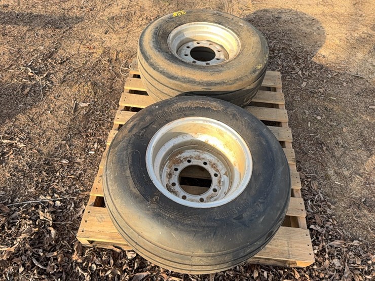 2--12.5-l-–-15-fl-high-floatation-tires-all-rims-(note-one-is-an-fl-and-one-is-an-sl)￼-image-12